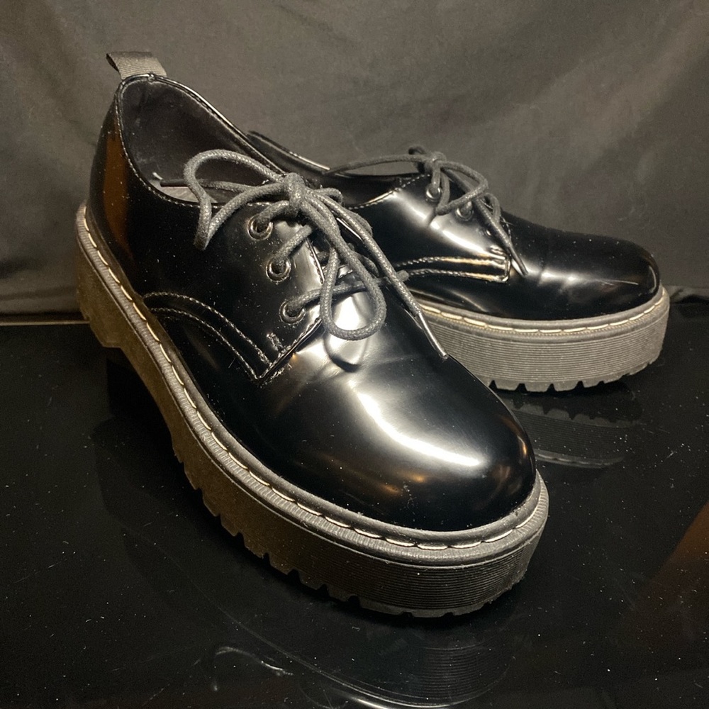 EDL presents pop Oxfords